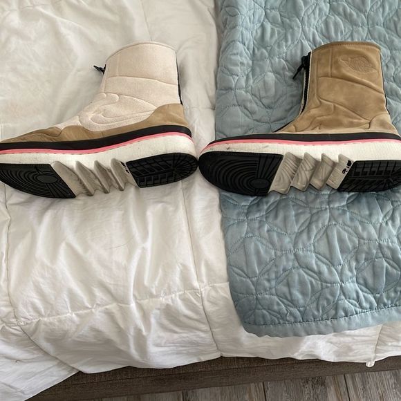 Nike unique sneaker boots, suede, believe to be called jester boots, size 8 1/2 - Picture 2 of 5